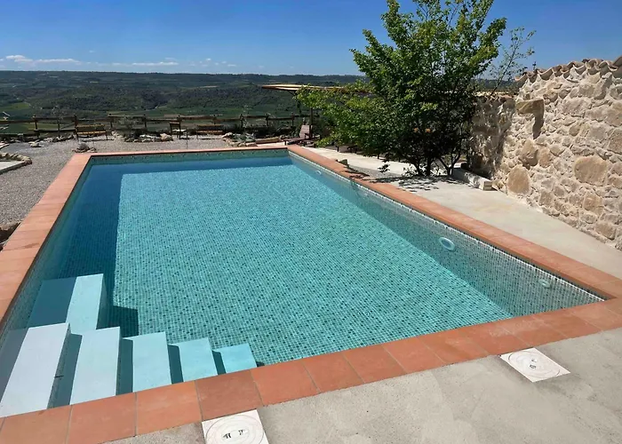 Castell De L\'Aguda