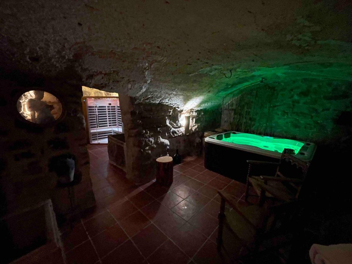 Castell De L'aguda *