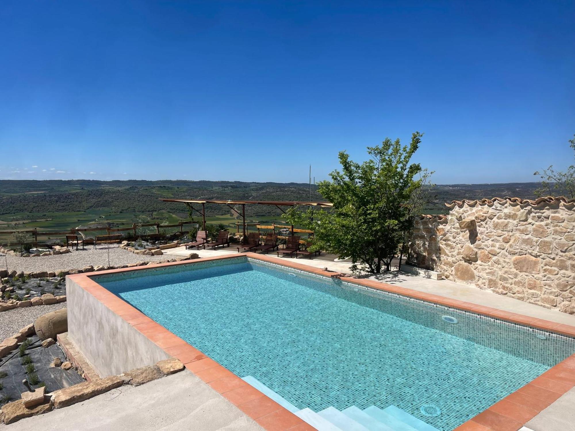 Castell De L'aguda Hotel *
